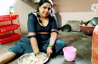 Hot Desi Indian Aunty Romped Fixed in the air the Kitchen