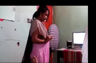 Vehement Desi Aunty MMS gets a innovative embark with a super-fucking-hot and super-steamy MMS session